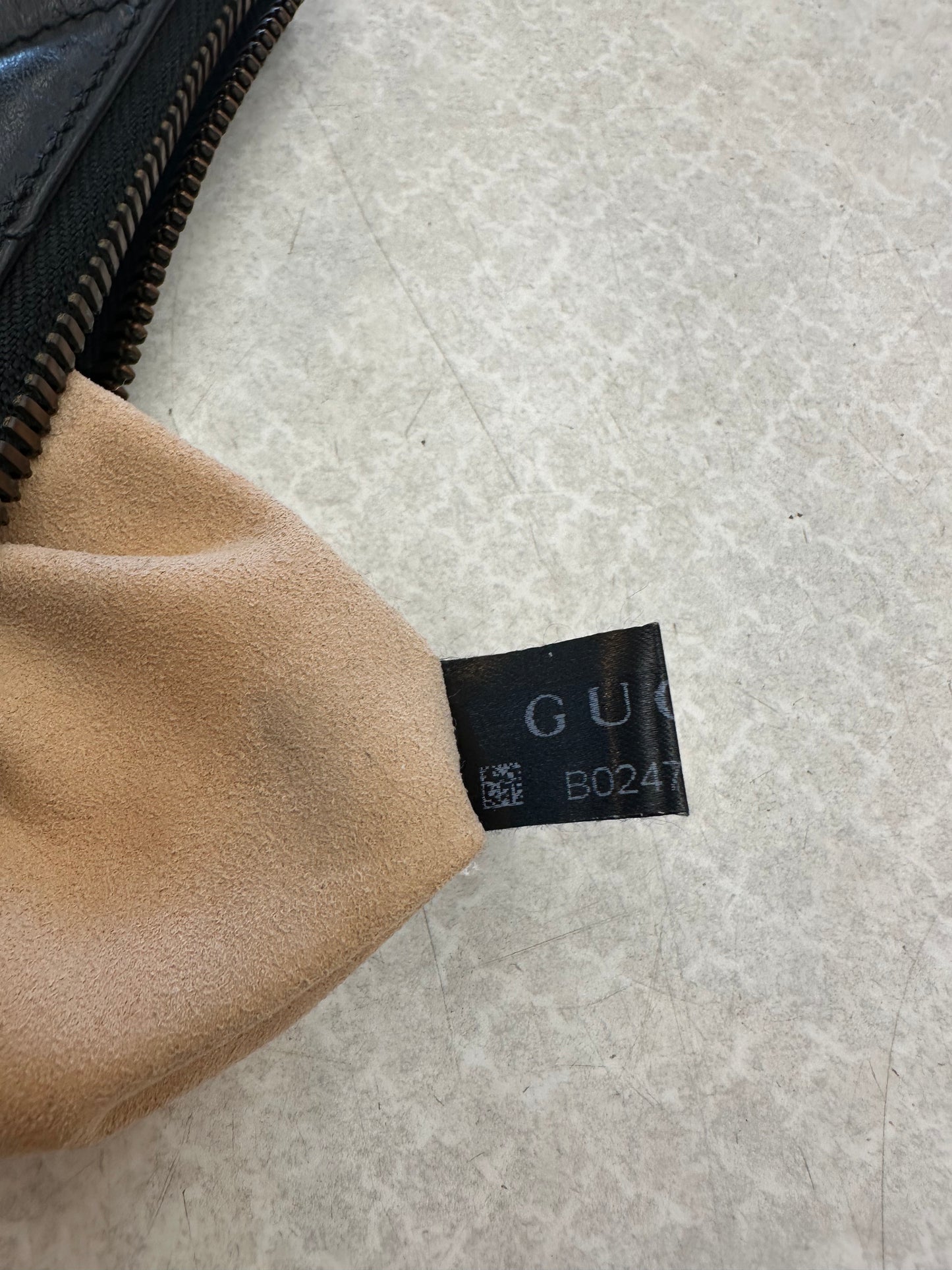 Clutch Luxury Designer By Gucci  Size: Large