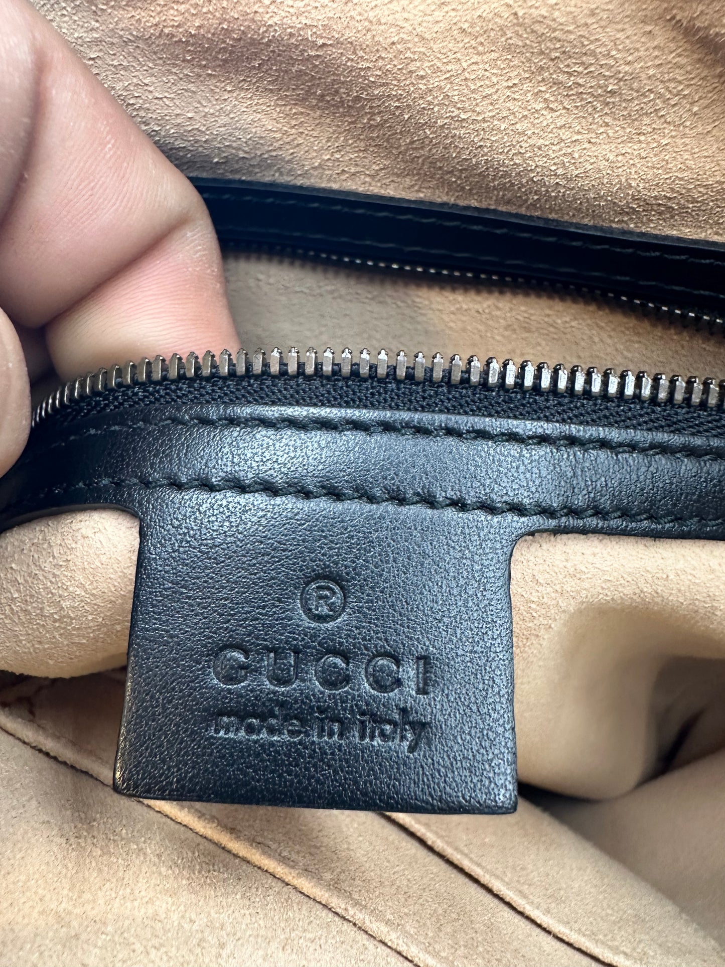 Crossbody Luxury Designer By Gucci  Size: Large