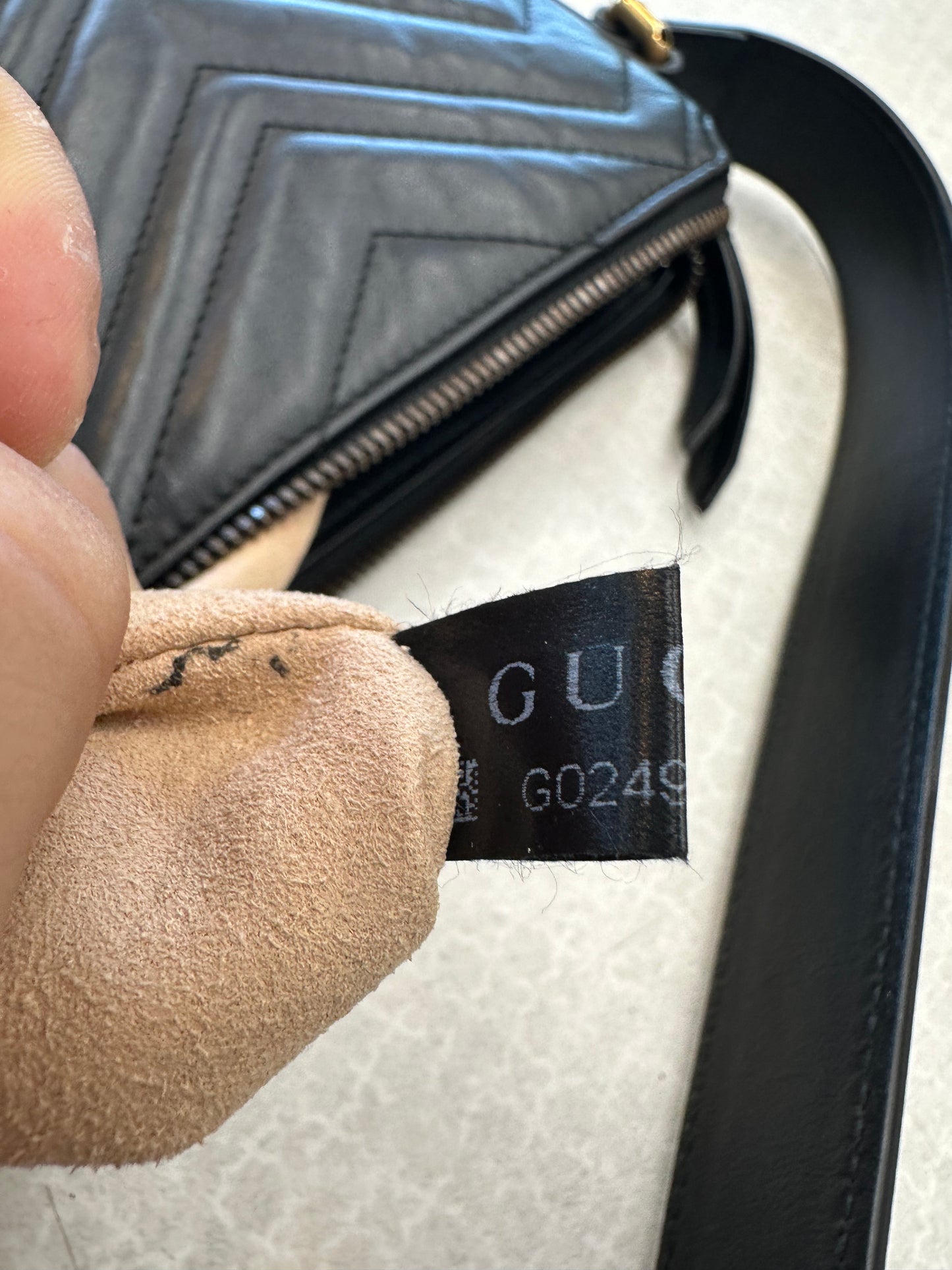 Crossbody Luxury Designer By Gucci  Size: Large