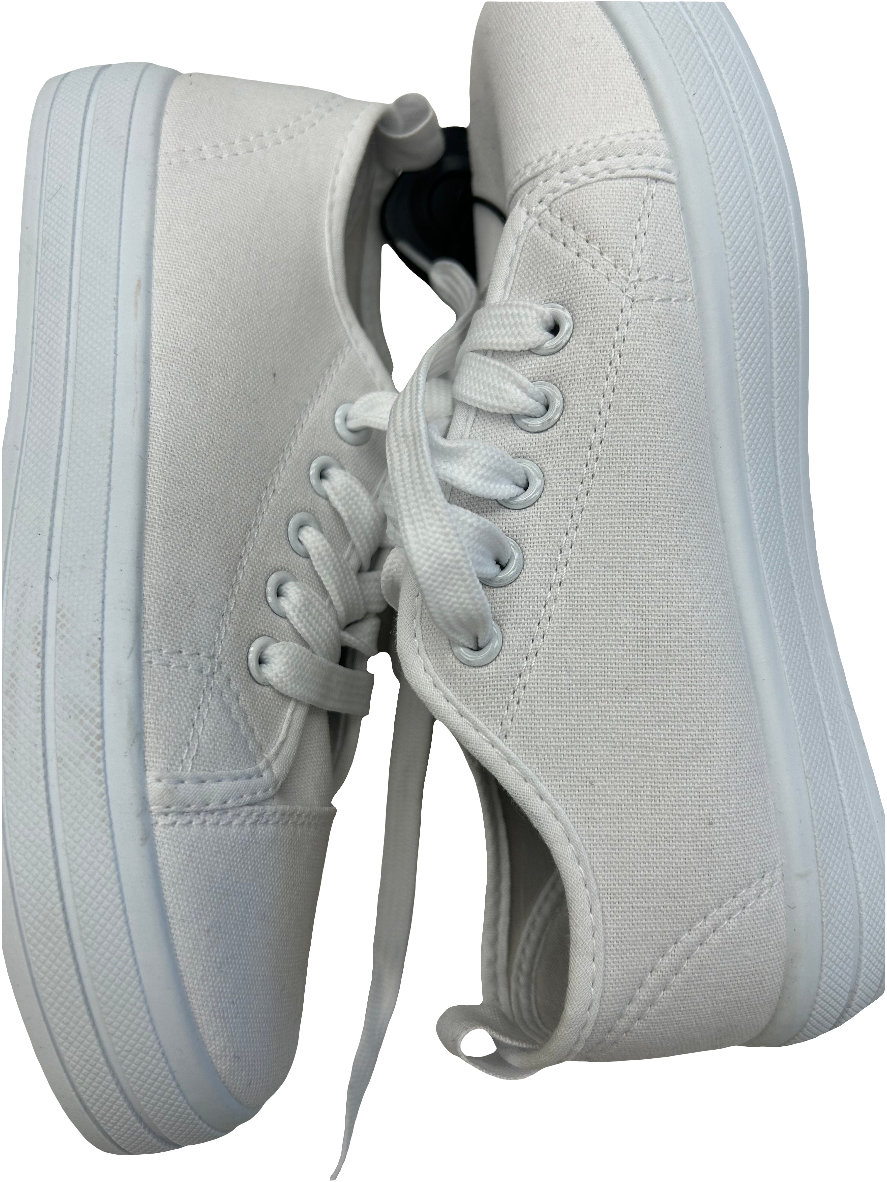 Shoes Sneakers By Clothes Mentor In White, Size: 7.5