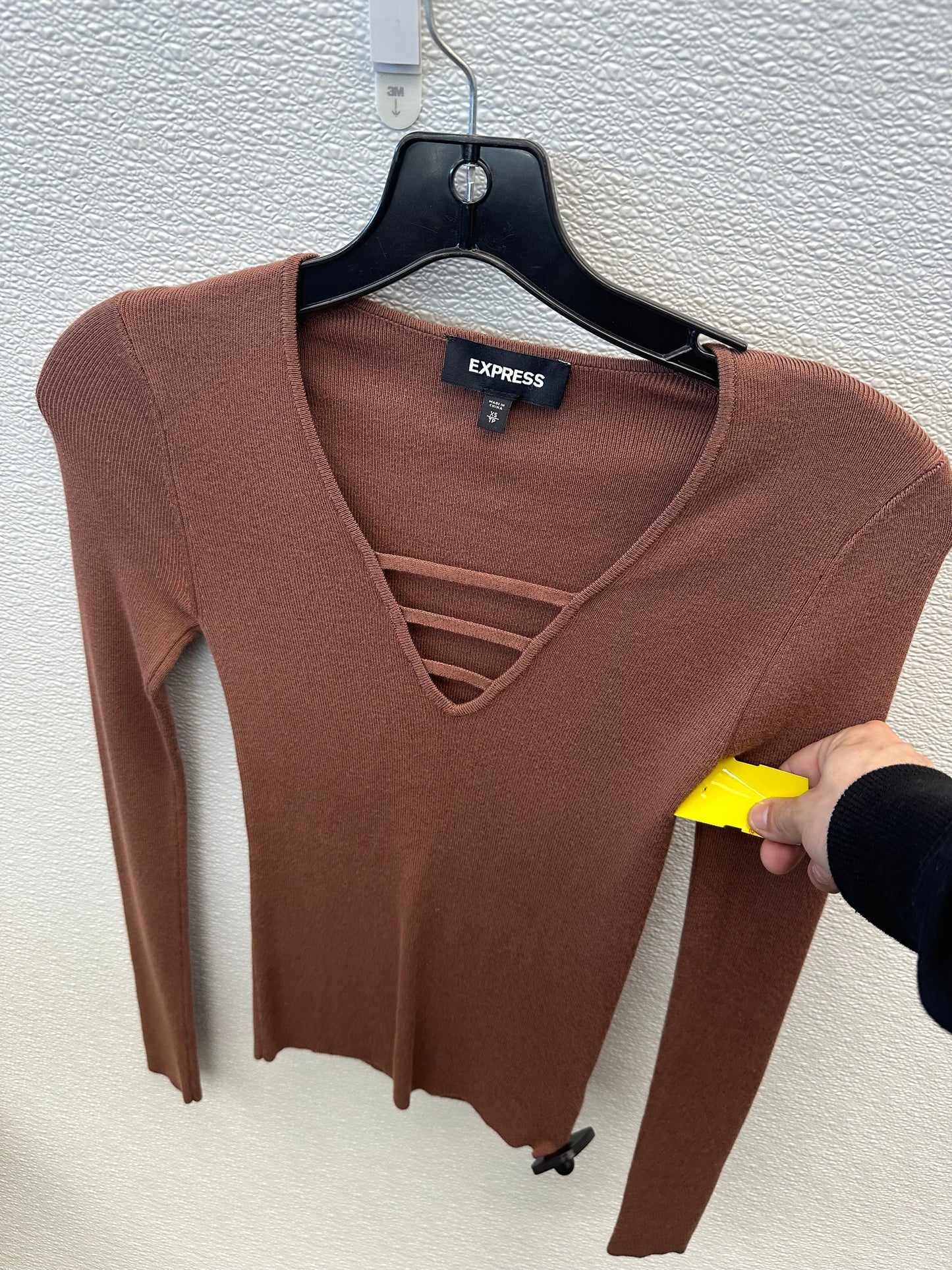Top Long Sleeve By Express Size: Xs