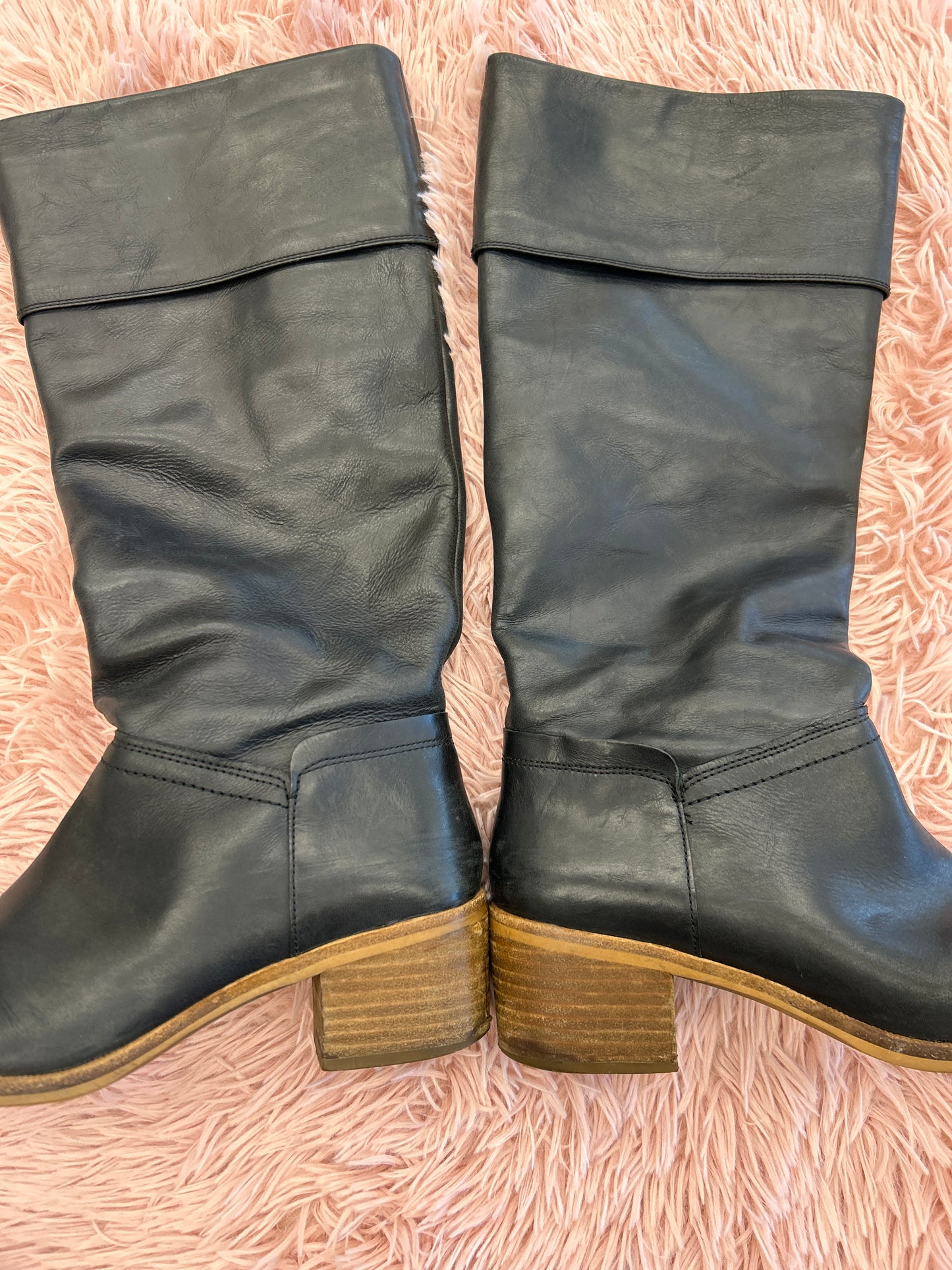 Boots Knee Heels By Ugg Size: 8.5