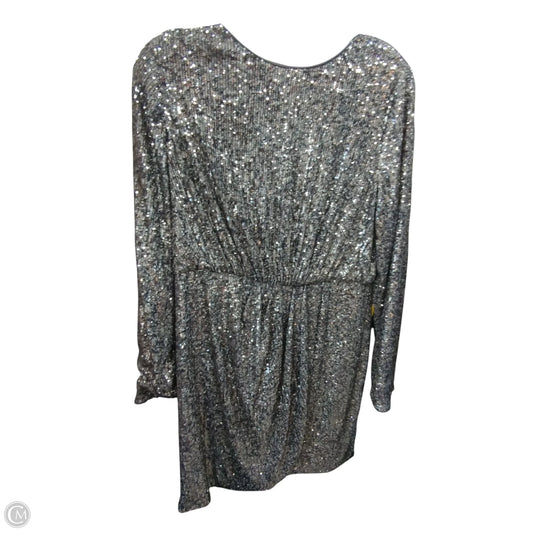 Dress Party Short By Clothes Mentor In Silver, Size: L