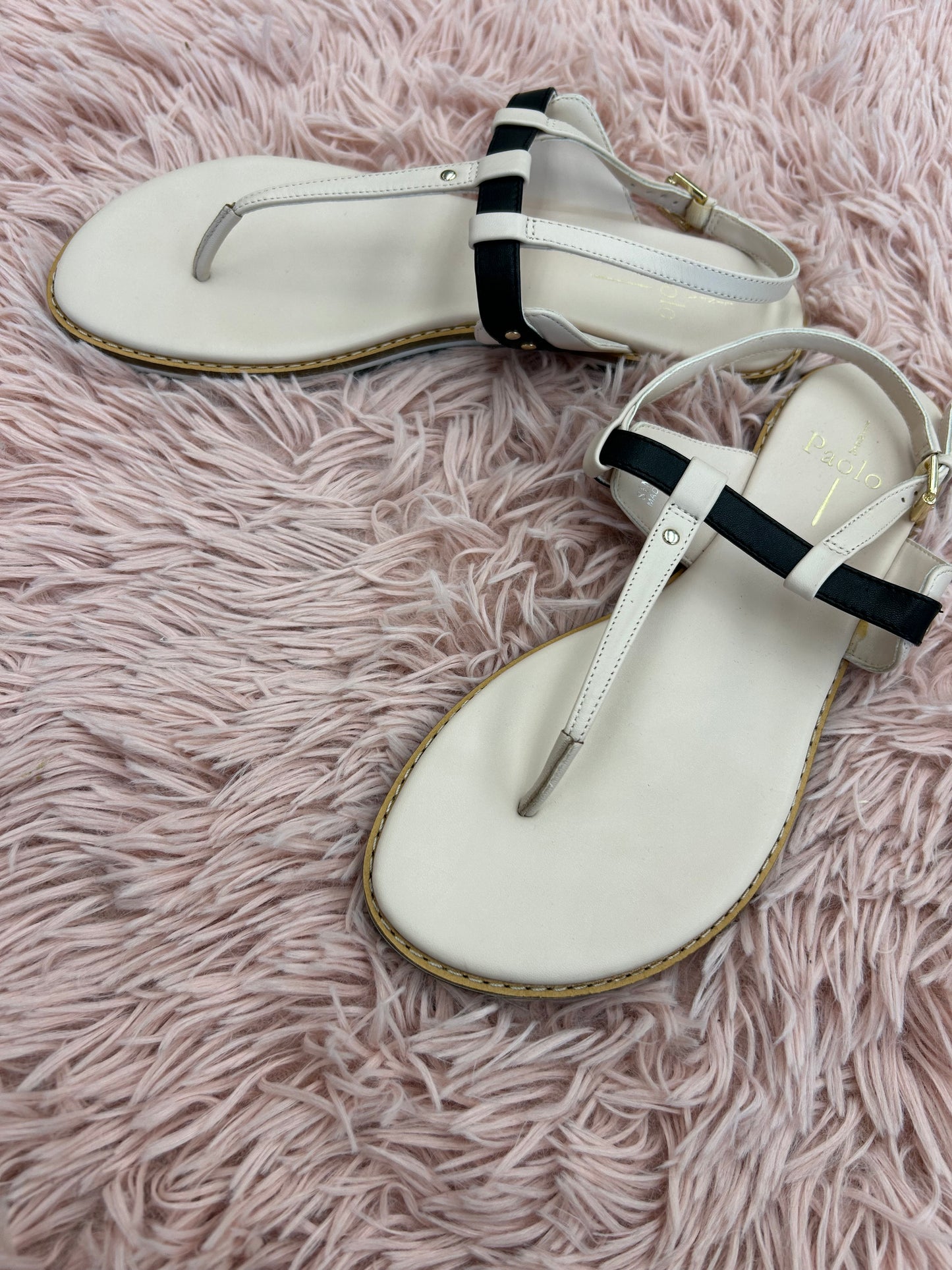 Sandals Flats By Clothes Mentor  Size: 8.5