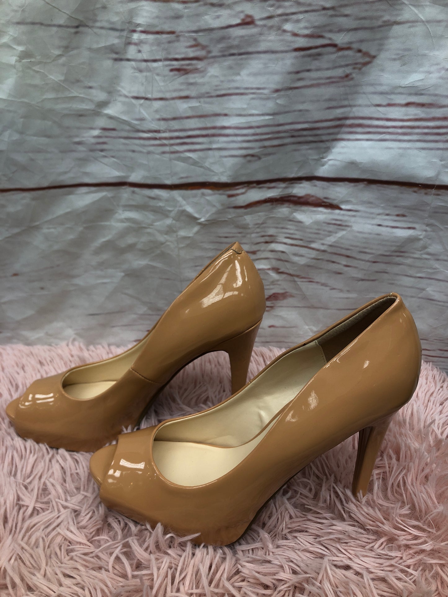 Shoes Heels Stiletto By Guess  Size: 9