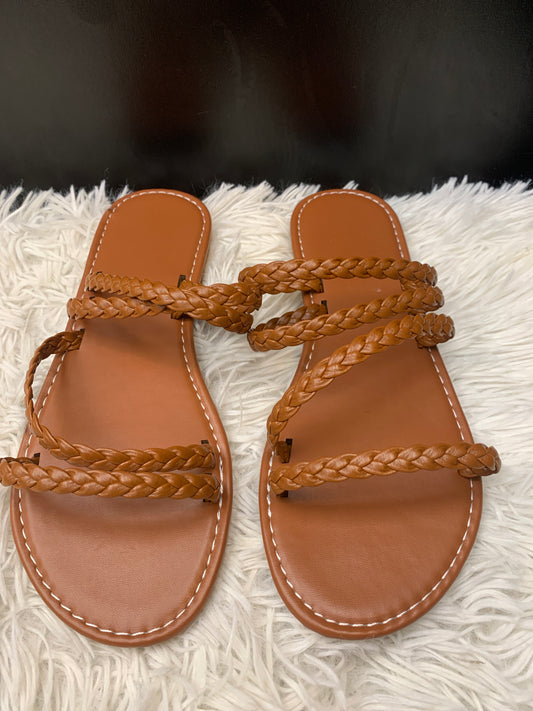 Sandals Flats By Clothes Mentor  Size: 6.5