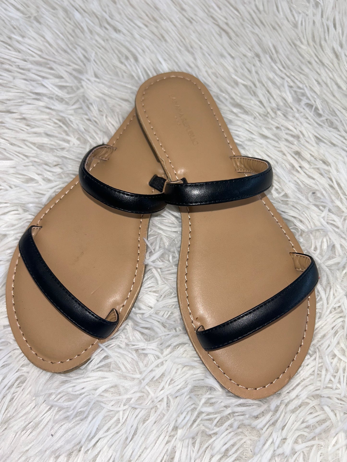 Sandals Flats By Banana Republic O  Size: 6