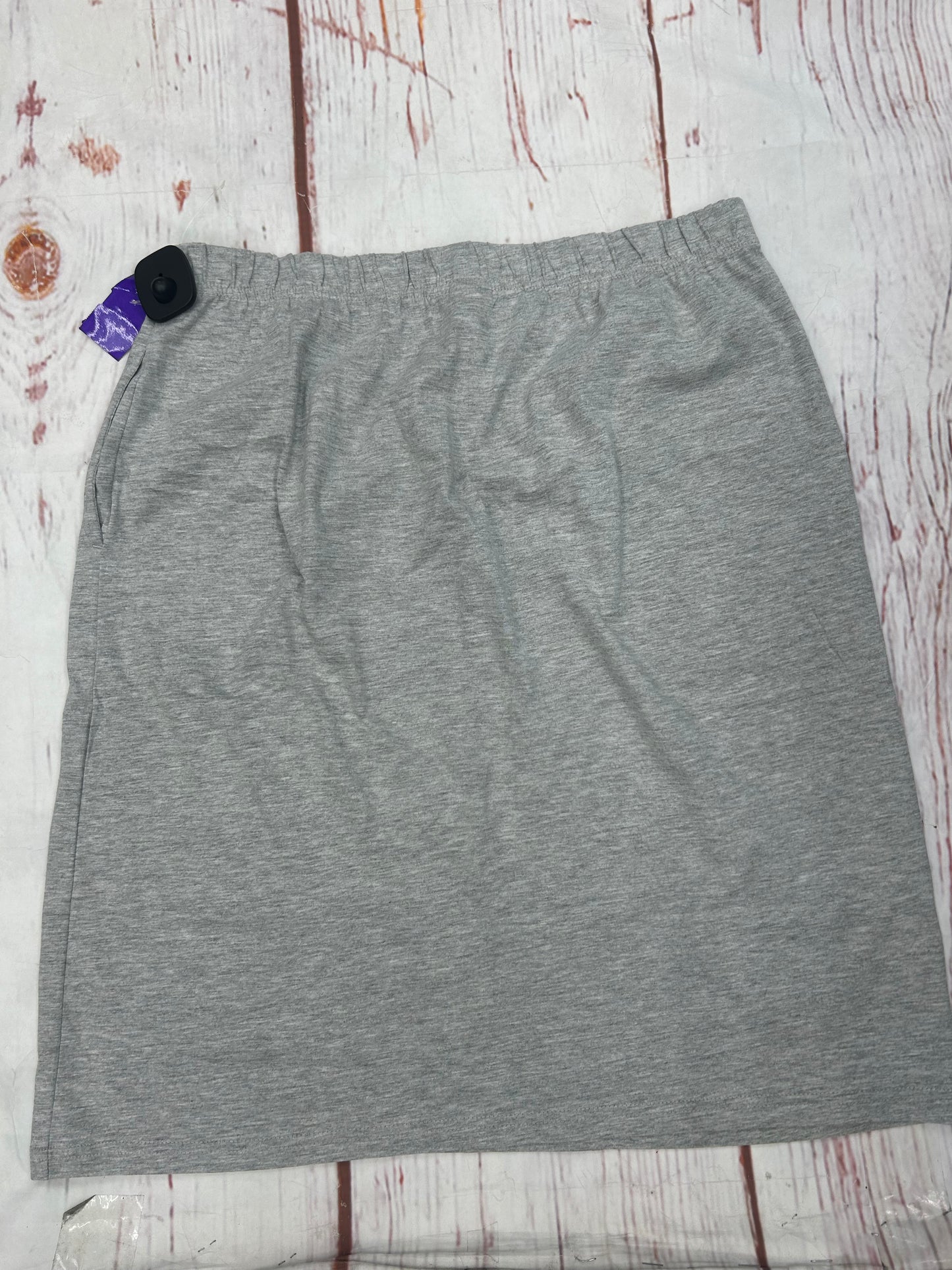 Skirt Mini & Short By Basic Editions In Grey, Size: L