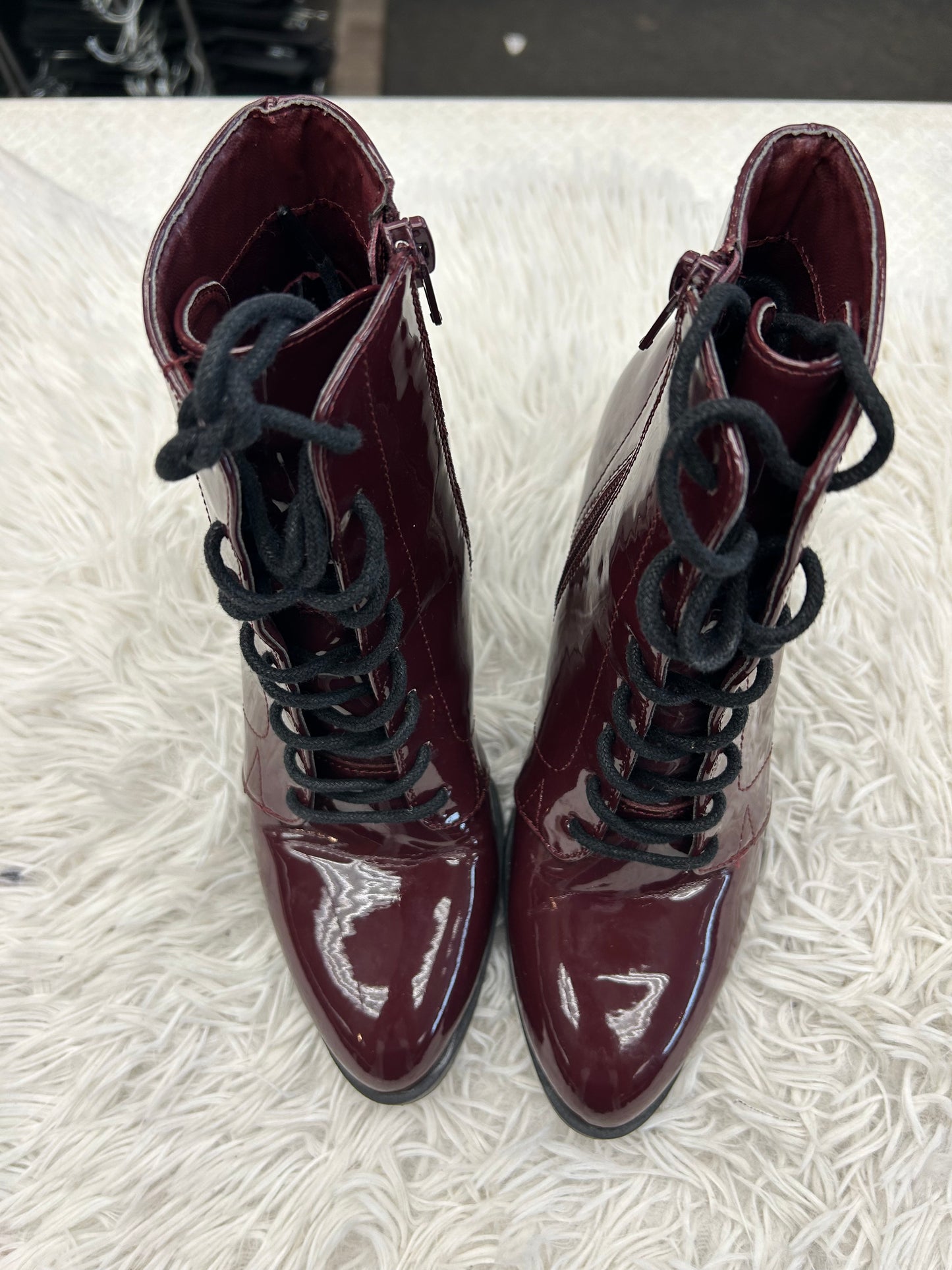 Boots Ankle Heels By Forever 21 In Burgundy, Size: 6