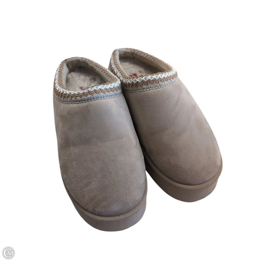 Shoes Flats By Union Bay In Tan, Size: 6.5