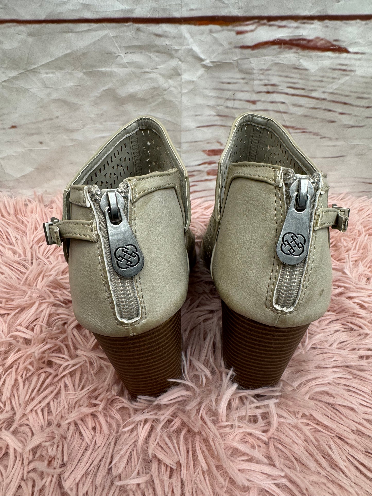 Shoes Heels Block By Daisy Fuentes  Size: 8.5