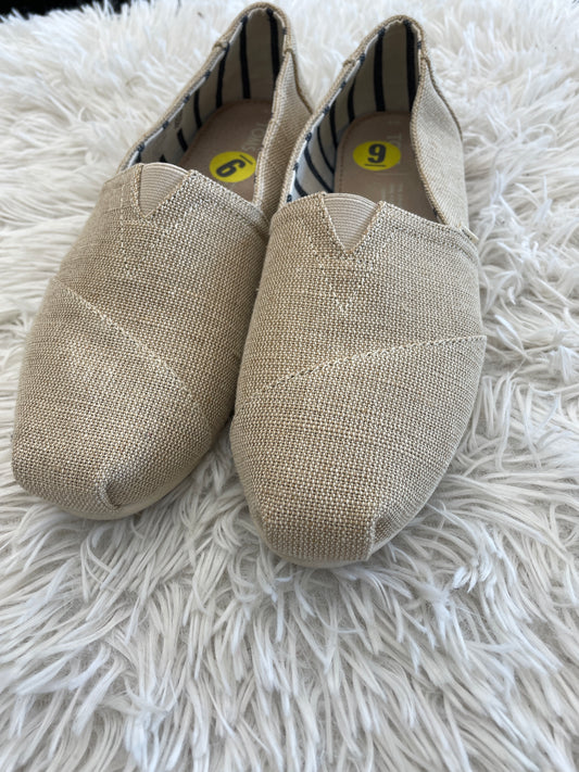 Tan Shoes Flats Boat Toms, Size 9
