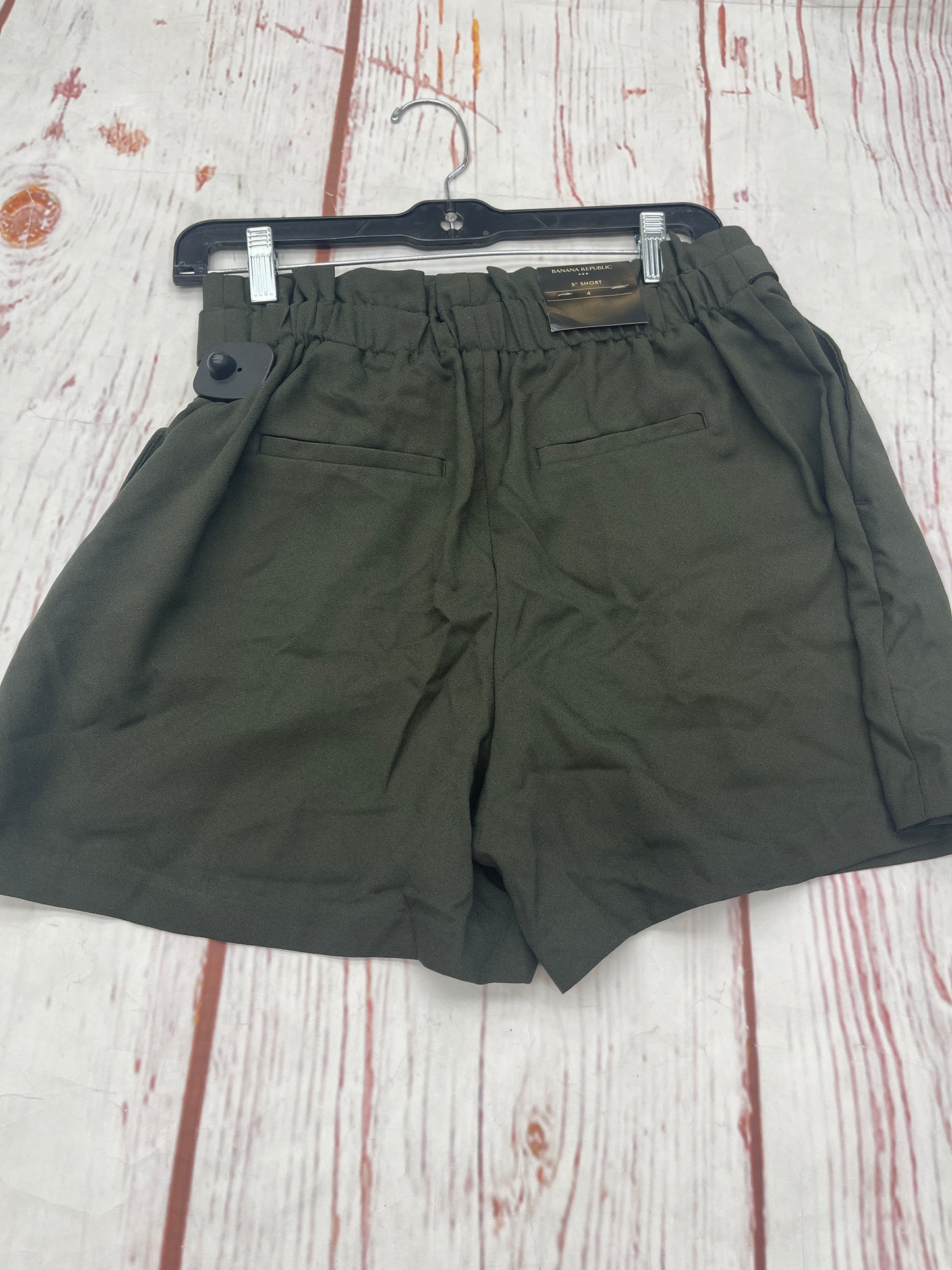 Olive Shorts Banana Republic, Size 4