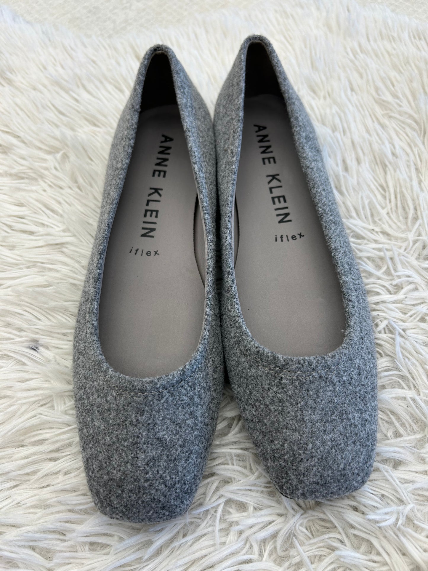 Shoes Flats Ballet By Anne Klein In Grey, Size: 7.5