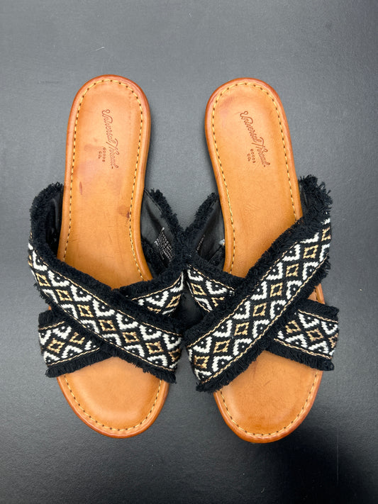 Sandals Flats By Universal Thread  Size: 9