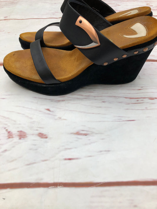 Woman’s Baretraps Felly Brown Ankle Strap Flats Comfort Sandals Shoes size  8 M