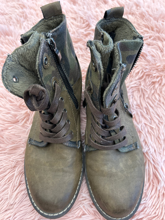 Boots Combat By Clothes Mentor  Size: 6.5