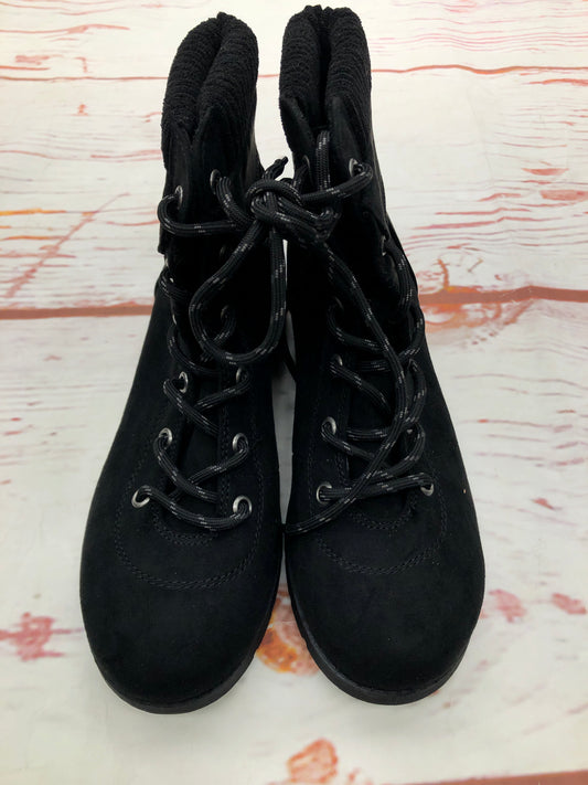 Boots Combat By Clothes Mentor  Size: 7.5