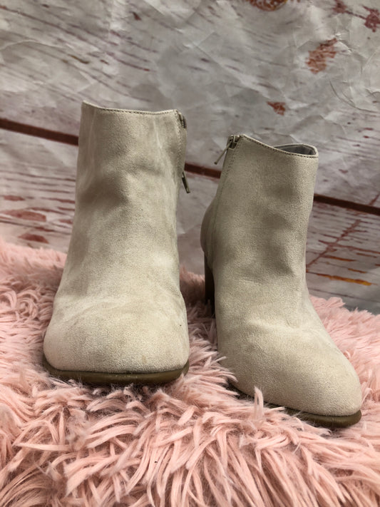 Boots Ankle Flats By Old Navy  Size: 9