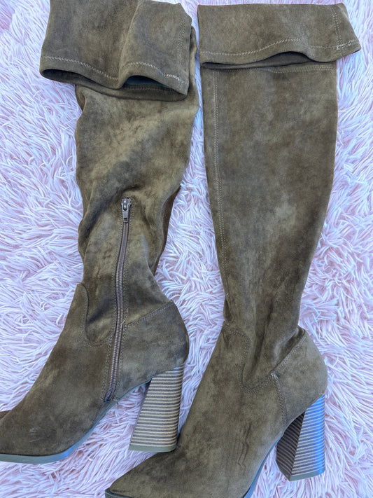 Boots Knee Heels By Forever 21  Size: 6