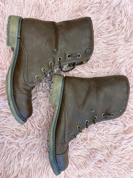 Boots Combat By Dirty Laundry  Size: 8.5